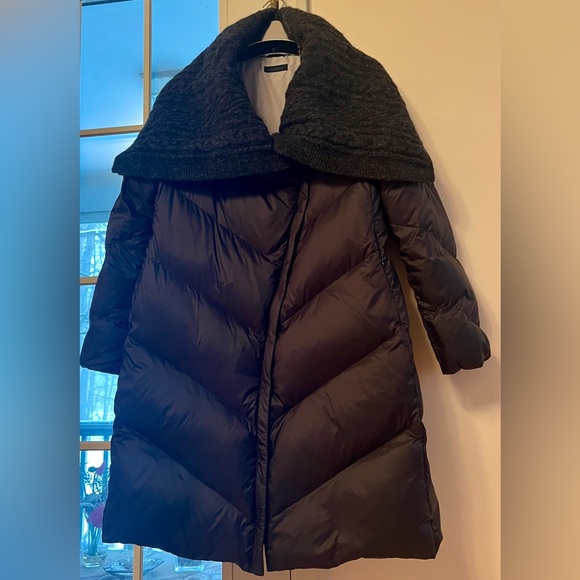 Aquatalia “Sciarpa” down coat Made In Italy Size 44